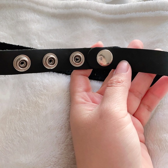 Leather Choker - Picture 4 of 4